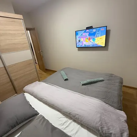 アパート 21 ズラティボール